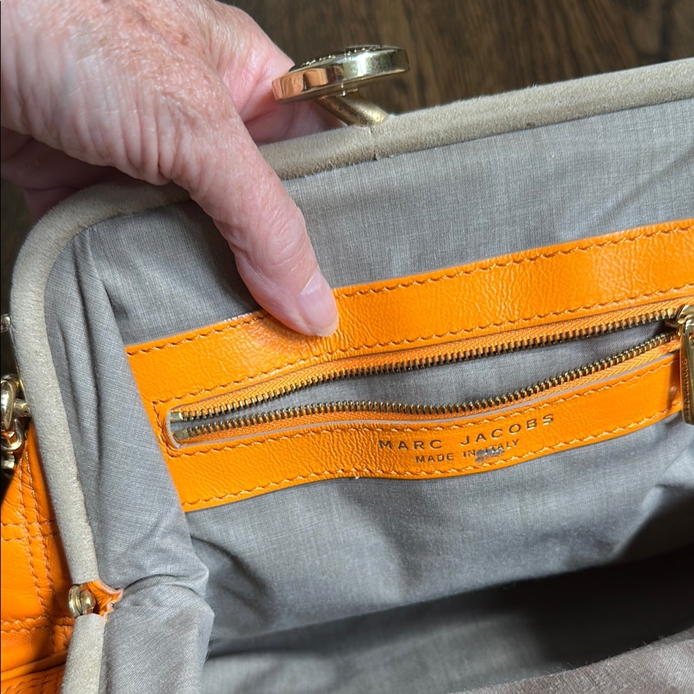 Marc Jacobs Orange Quilted Leather Women's Bag - Picture 6 of 9